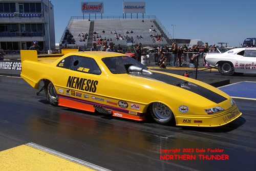 Jade Cook - 'Nemesis' (near lane) vs 
Dustin Bradford - 'American Dream' (far lane) 